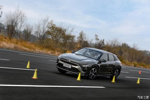 为啥说凡尔赛好,能与凡尔赛匹敌的国产车型