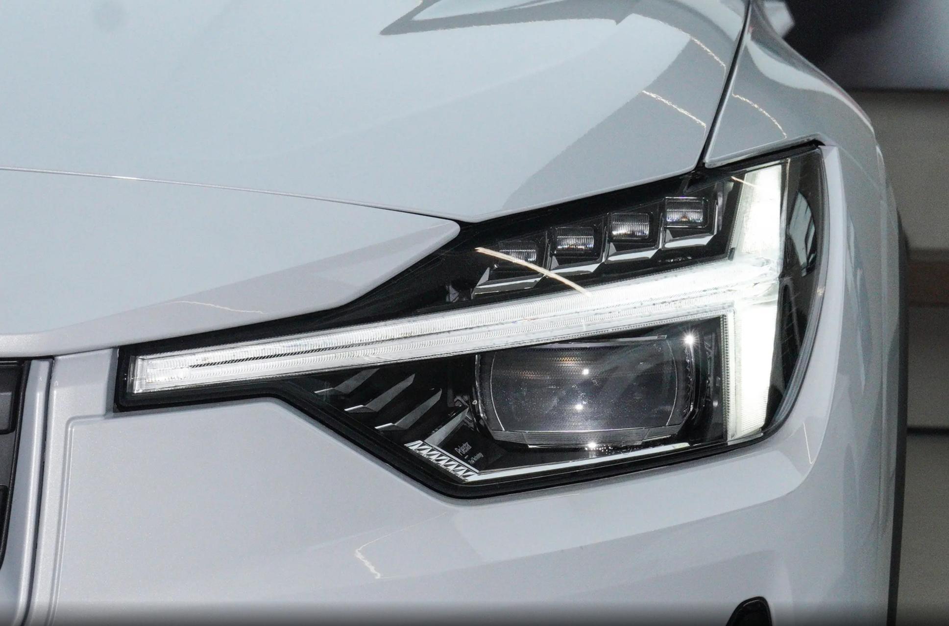 雷神之锤大灯+马牌轮胎，零百加速7.4秒，带你看极星Polestar2