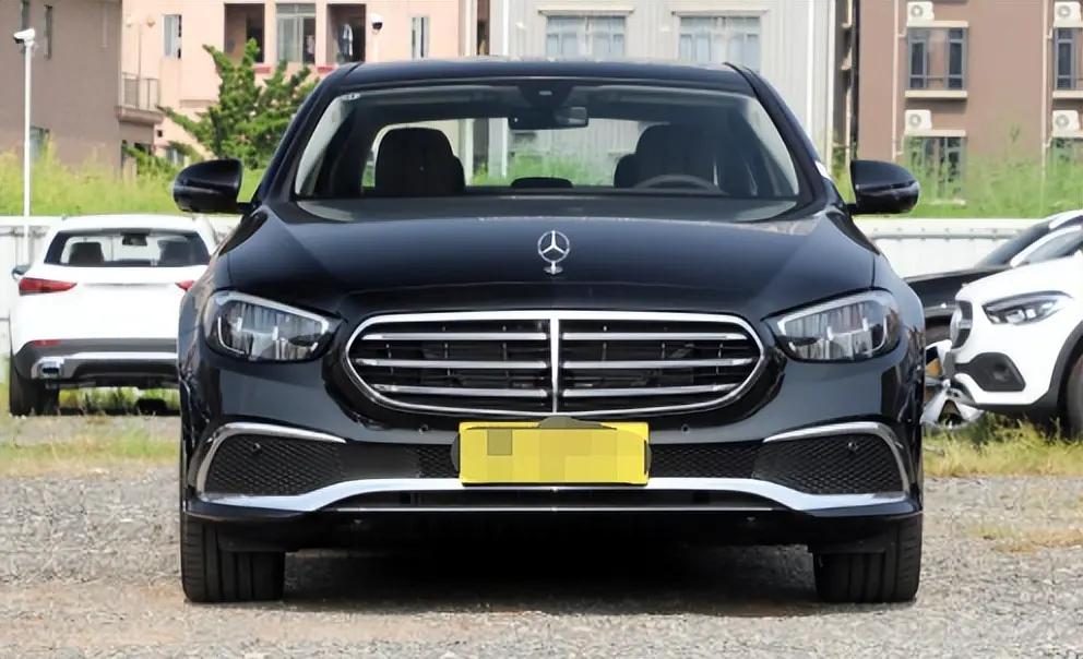 奥迪a7和奔驰e300l哪个好,四驱奥迪a7l