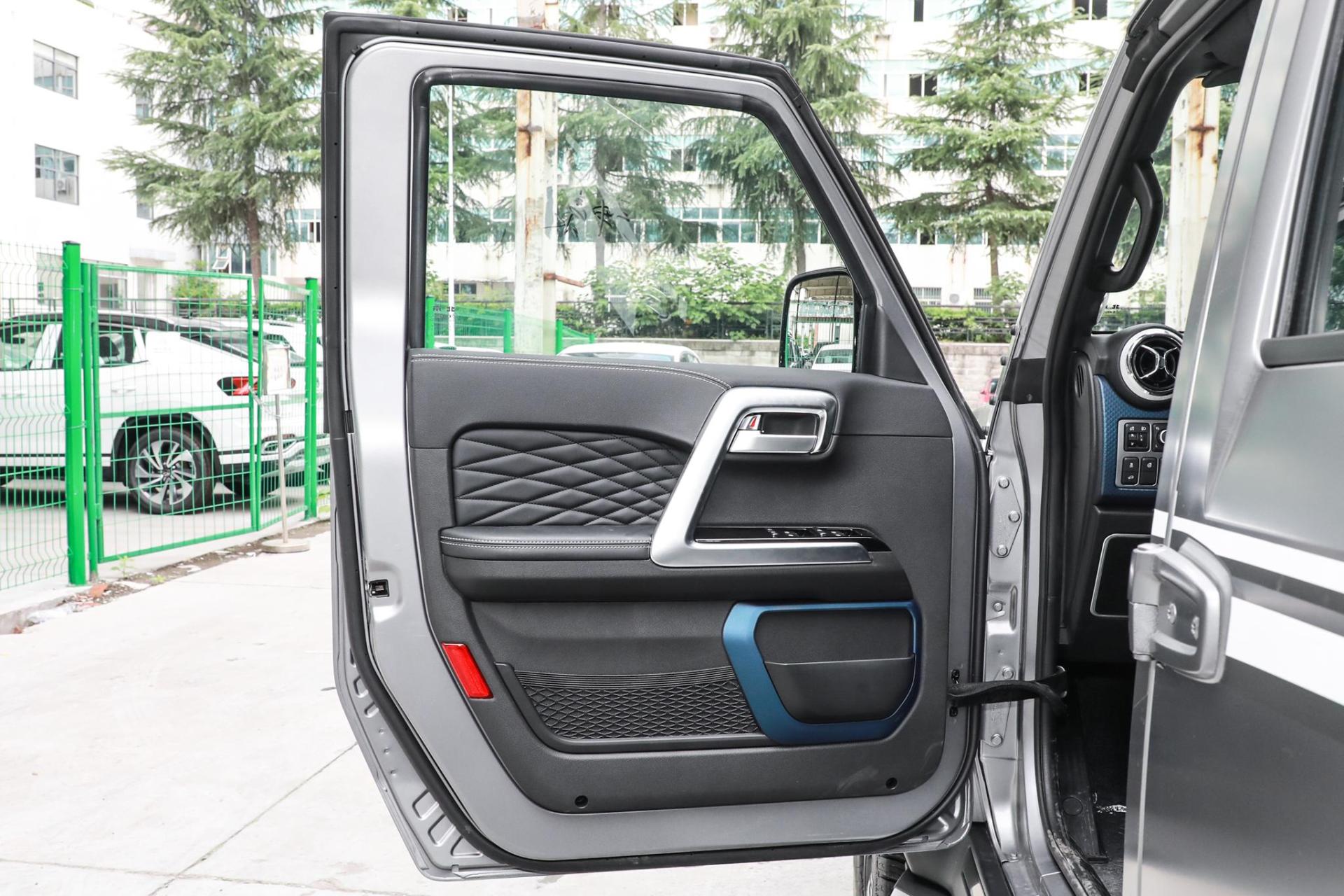 柴油bj40和坦克300越野能力对比,坦克300城市版对比bj40环塔版