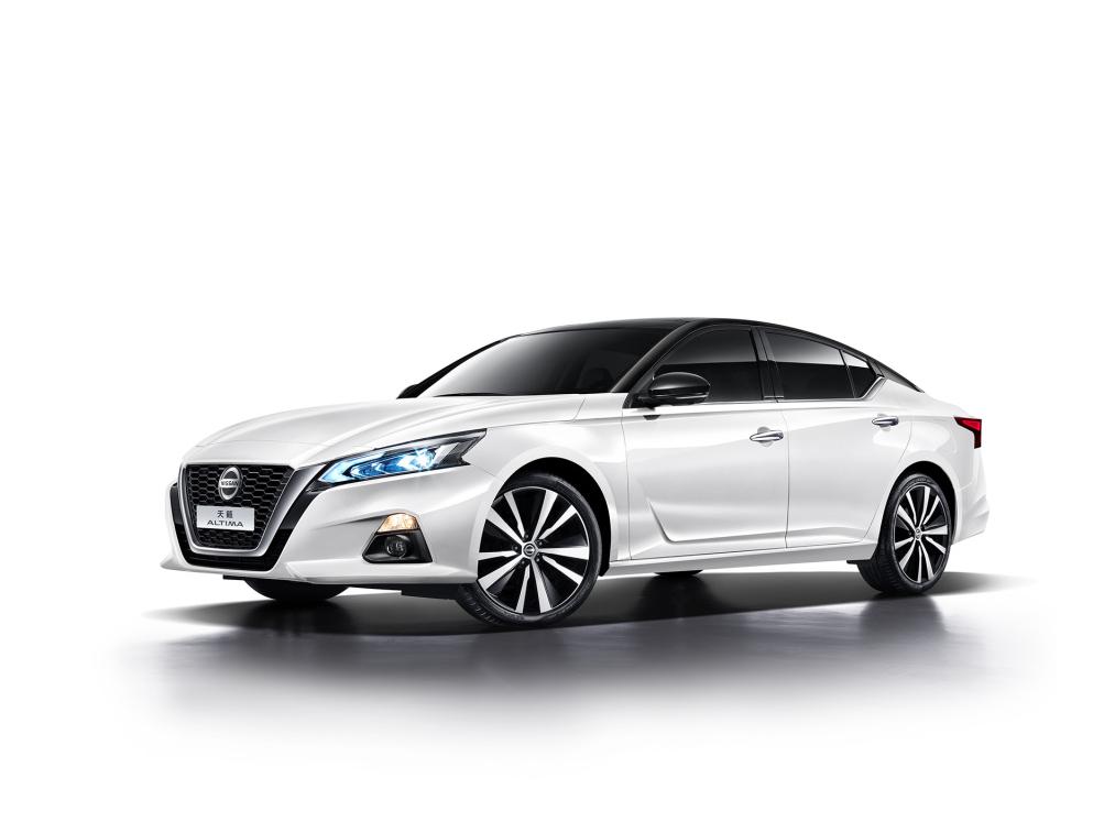 日产天籁2.0l动力,日产天籁新老款对比详解