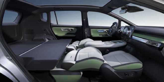 埃安aionyplus实车亮相,埃安aionyplus和aiony同台实拍对比