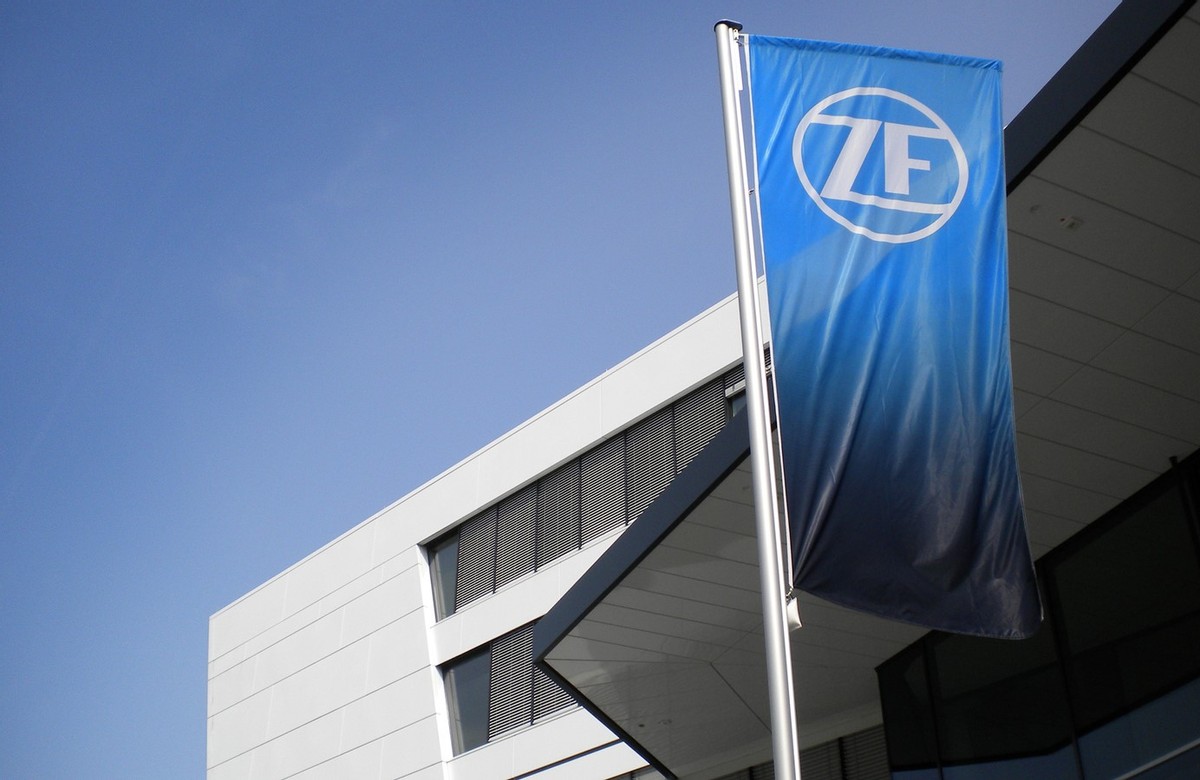 zf8at变速箱对比9at,zf8at变速箱原理动画演示