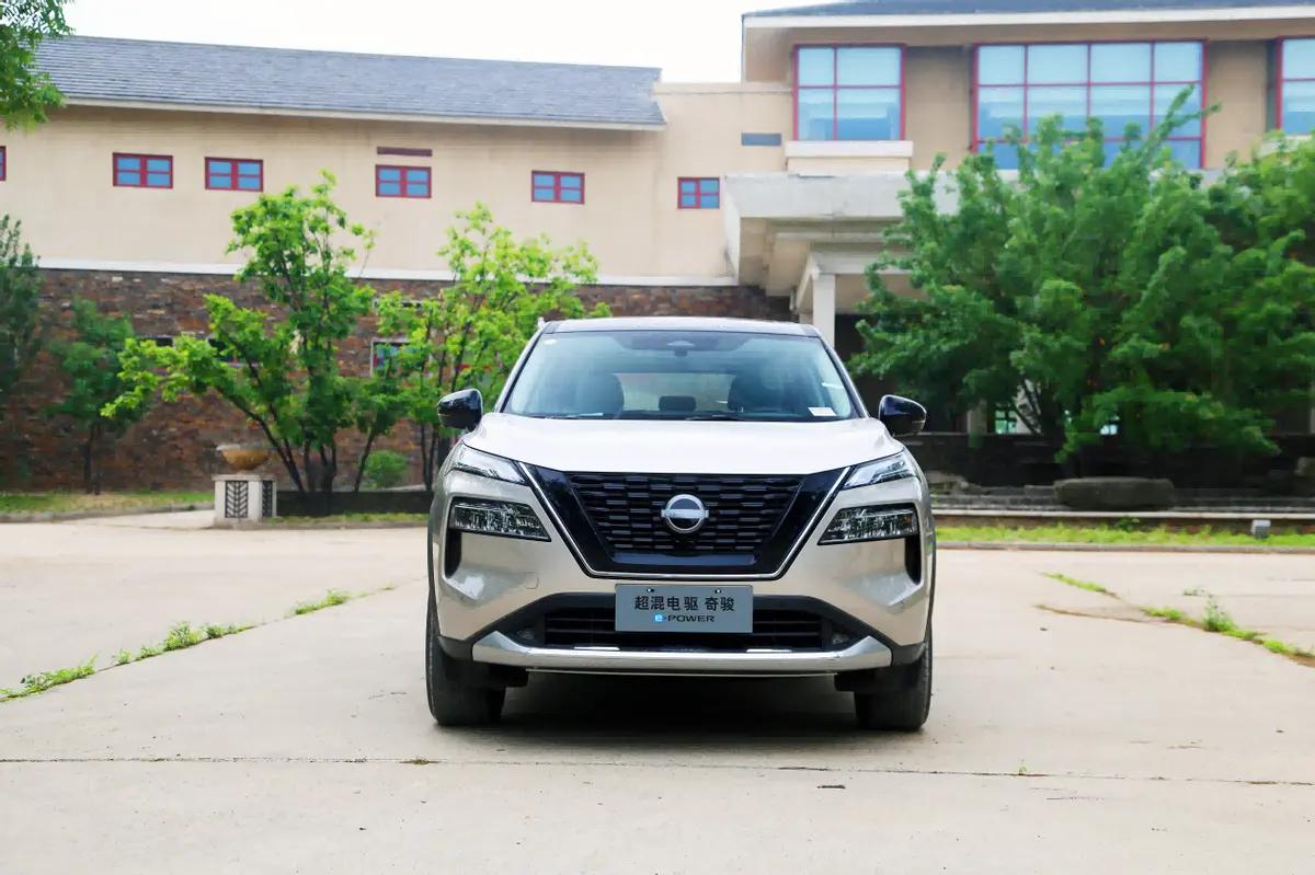 日产超混电驱奇骏到店实拍,日产奇骏e-power和魏派拿铁phev