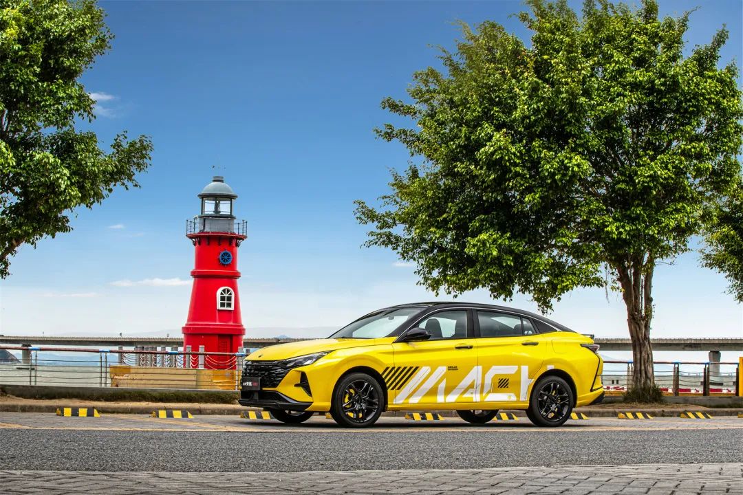 奕炫冠军版,2020汽车赛道冠军奕炫