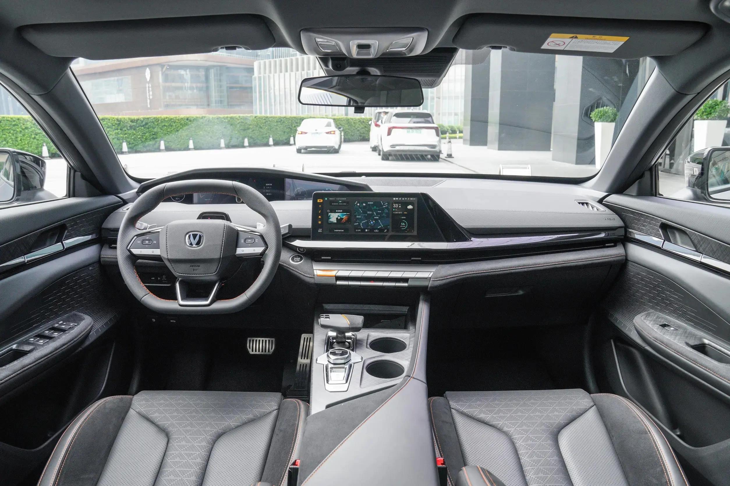 uni-v运动版车型什么样的,23款uni-v运动版试驾