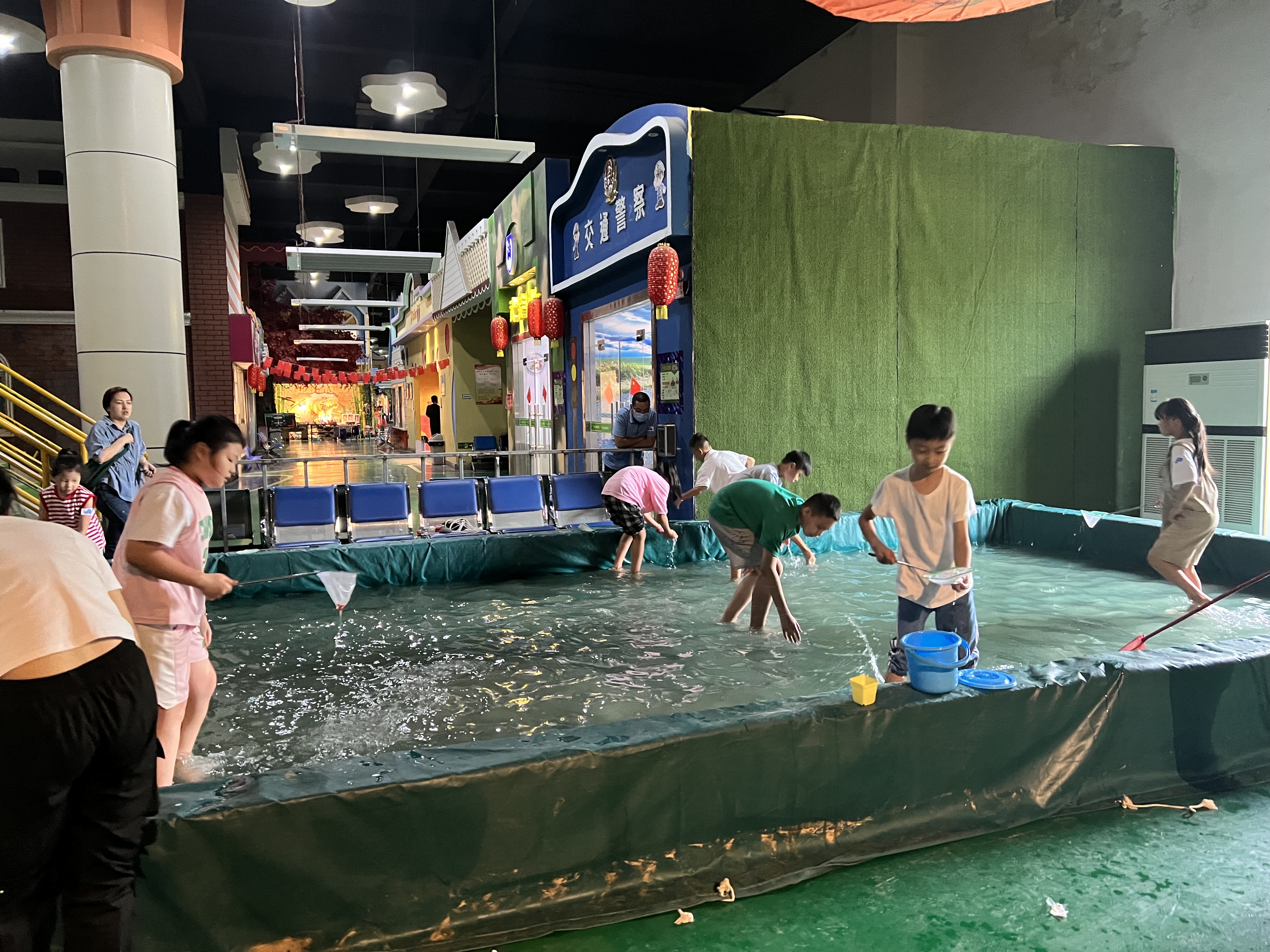 鍚箰灏忛晣閭兏,閭兏鍚箰灏忛晣