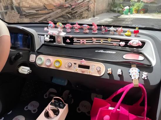 宏光miniev马卡龙进西藏,定金全款宏光miniev马卡龙时尚款