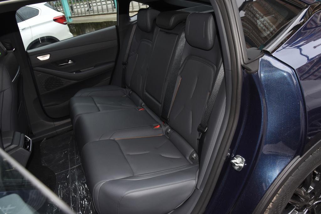 吉利再出新款王炸轿车,吉利新出王炸轿车