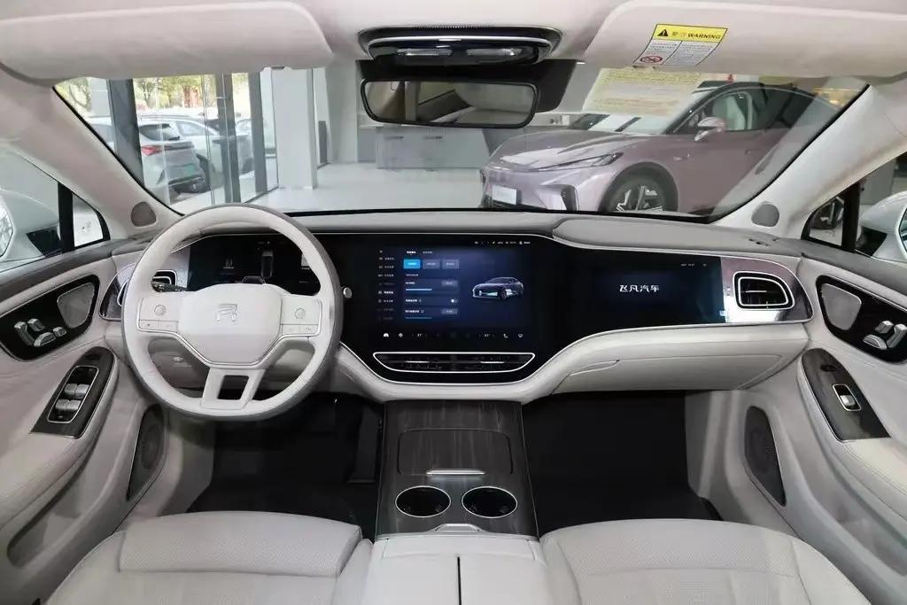 飞凡f7800v快充,飞凡F7充电速度