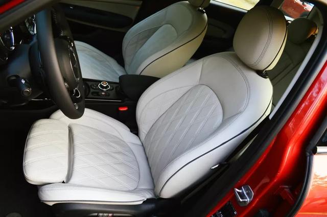 女性开宝马mini给人什么感觉,年轻人第一台车建议选宝马mini吗