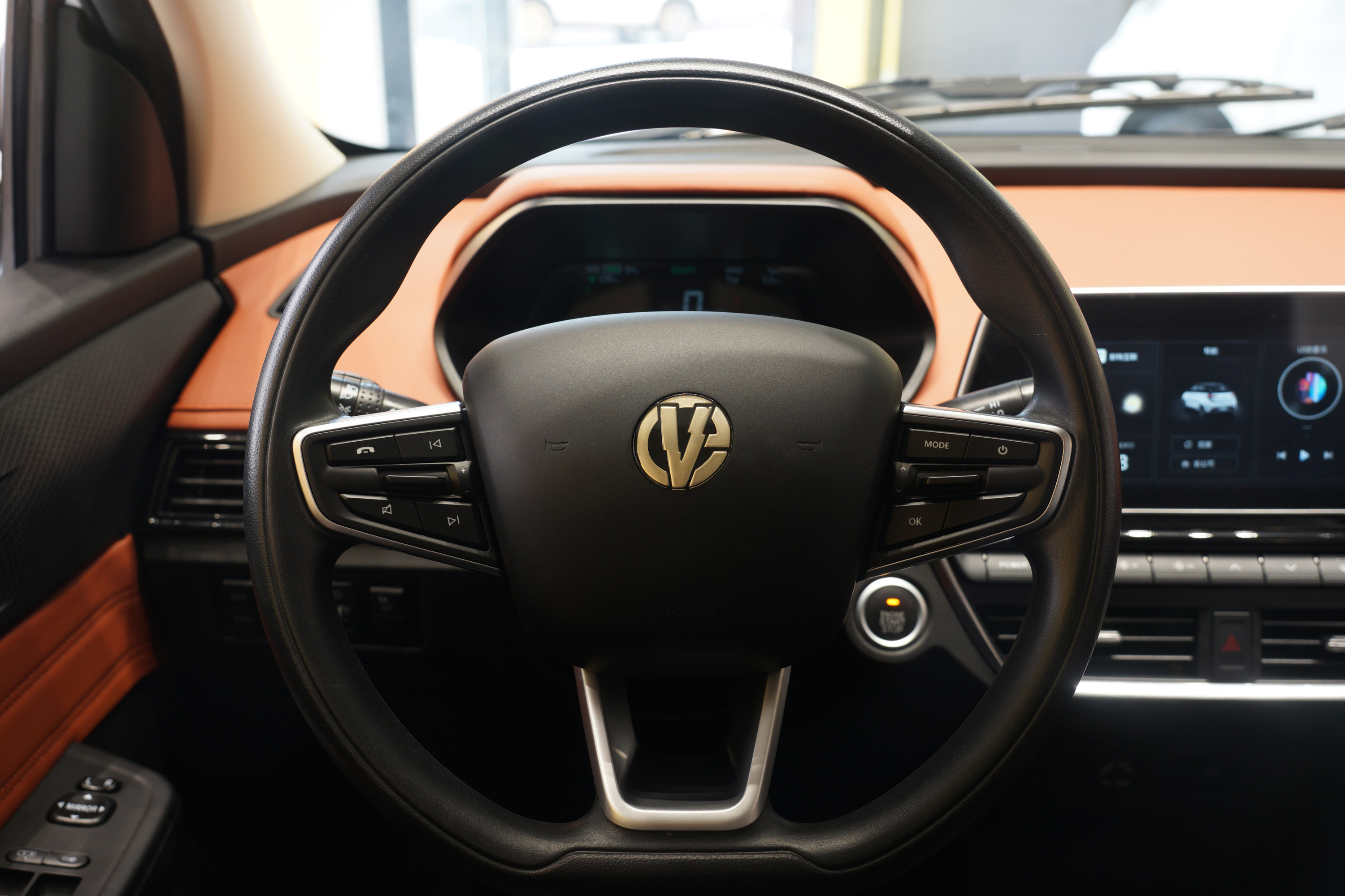 电动屋全新跨界车来了,YOUNG光小新购买手册