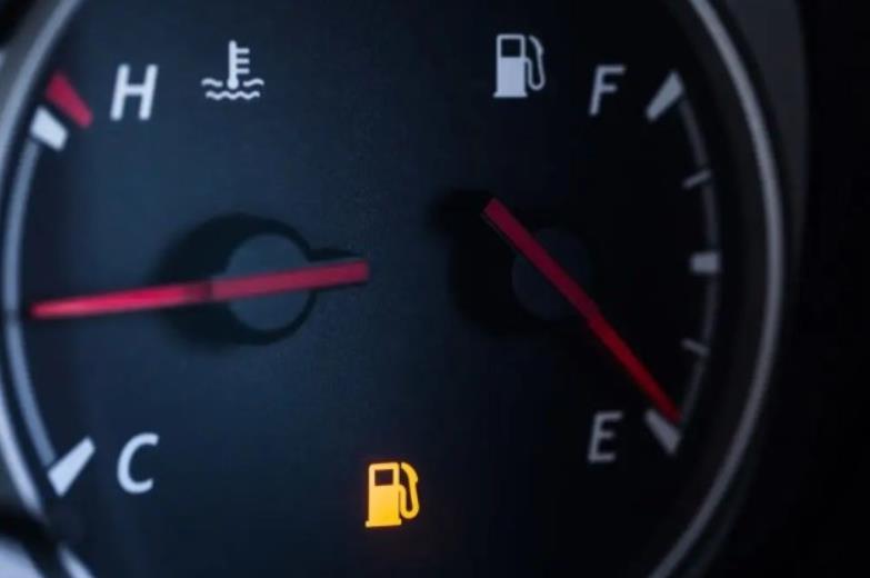 油表灯亮了一般可以跑多少公里,实测油表灯亮能跑多少公里