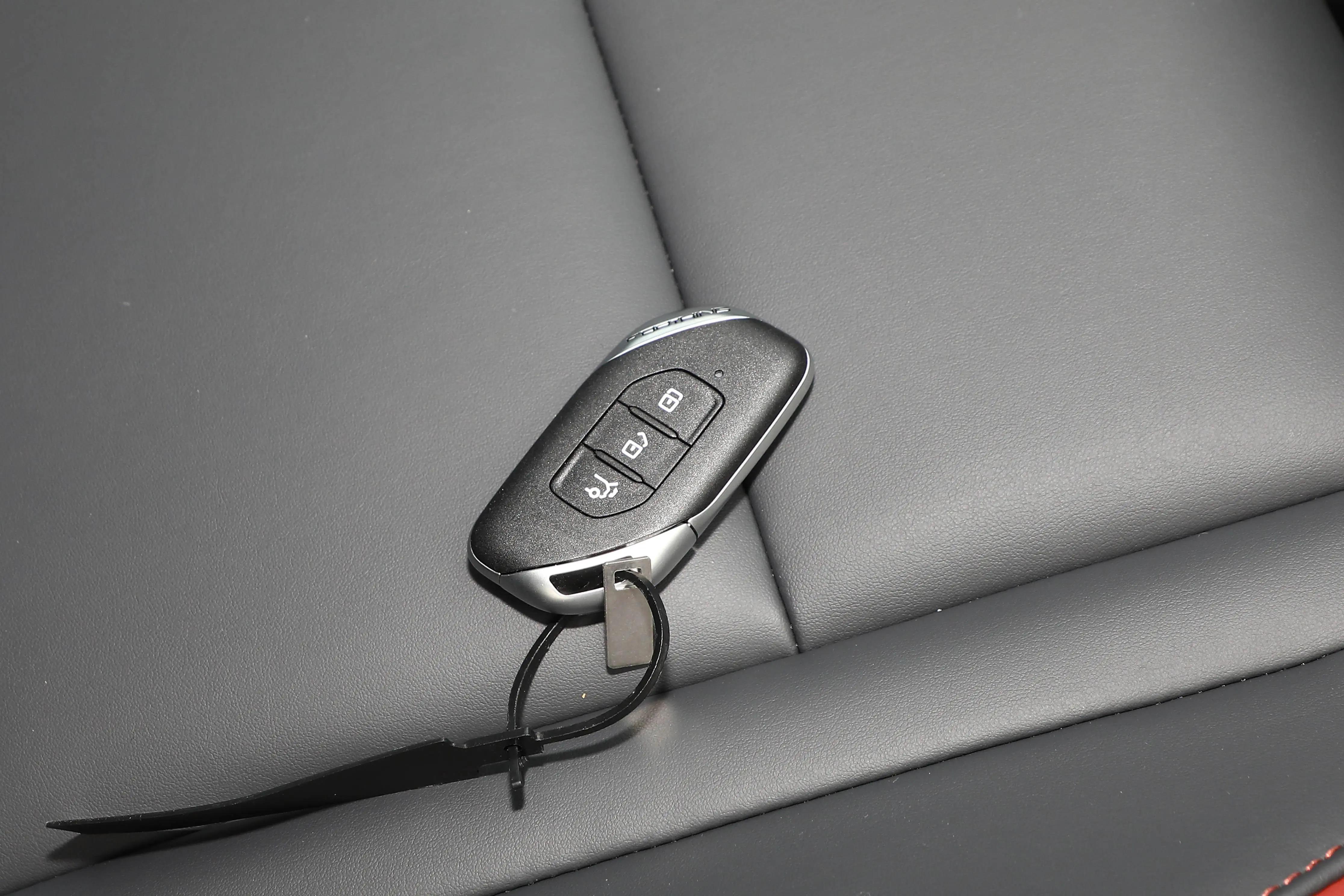 东风风行t5空间好吗,风行t5后备箱空间尺寸