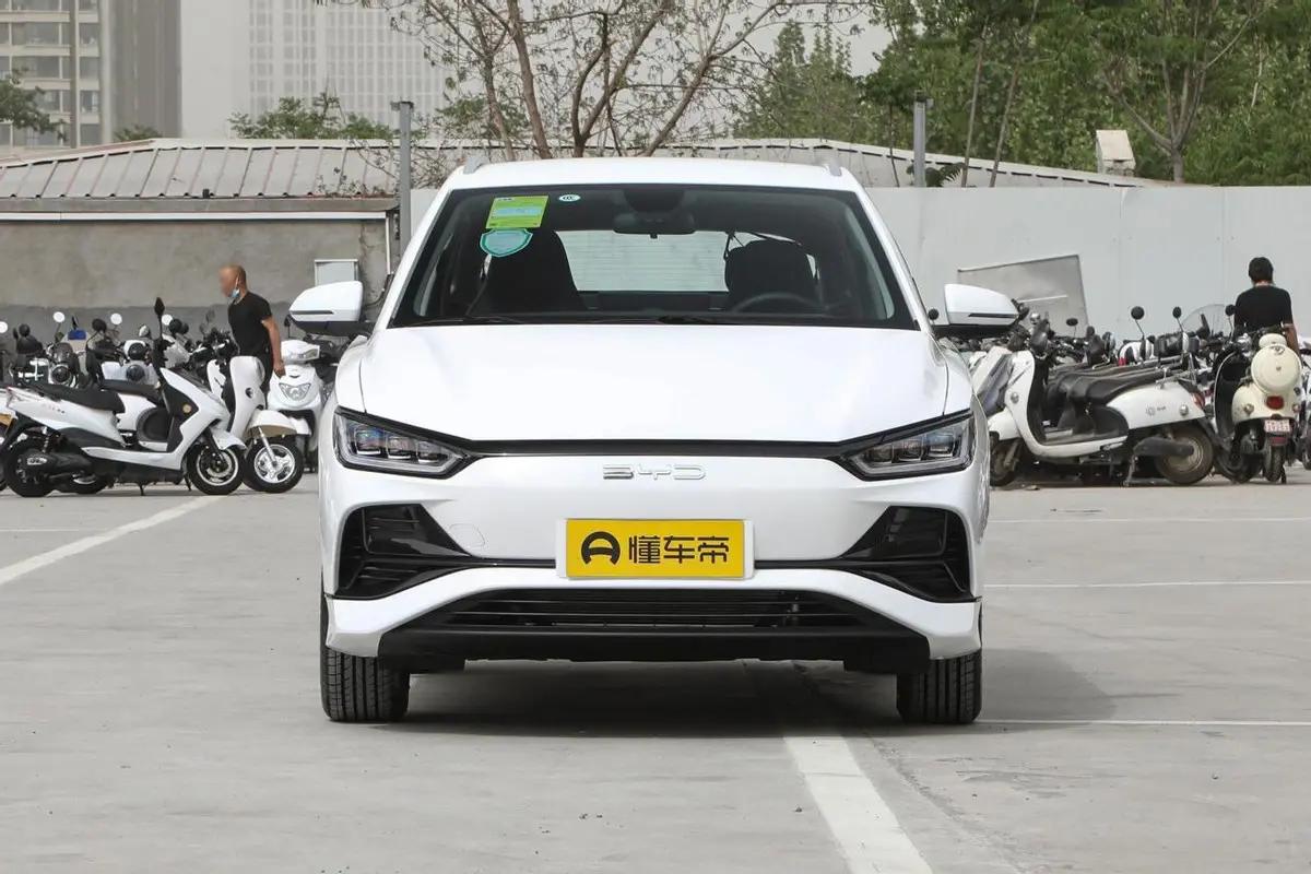 比亚迪e2纯电动汽车图片和价格,比亚迪e2续航400公里充多少度电