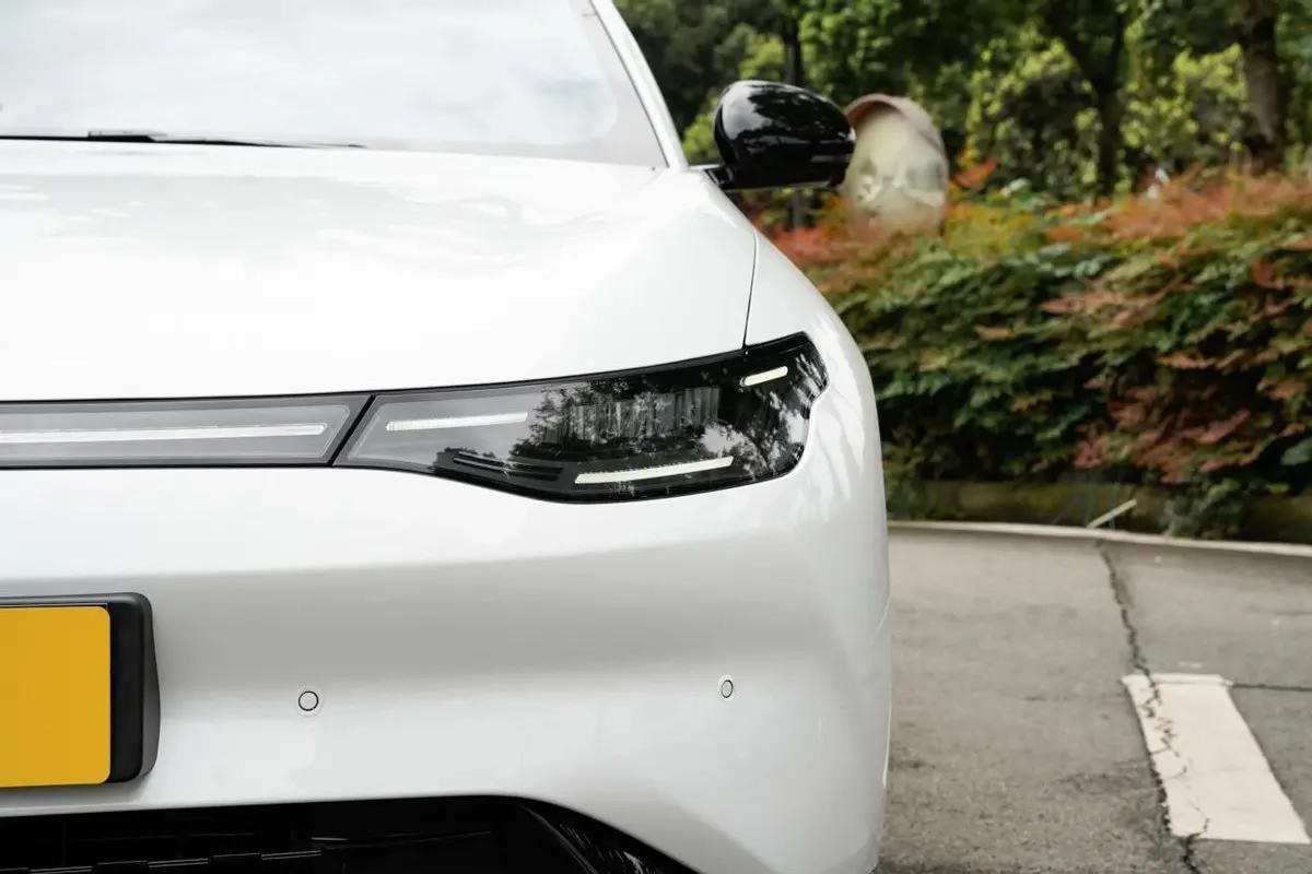 配无边框车门的车,配备无框车门车型