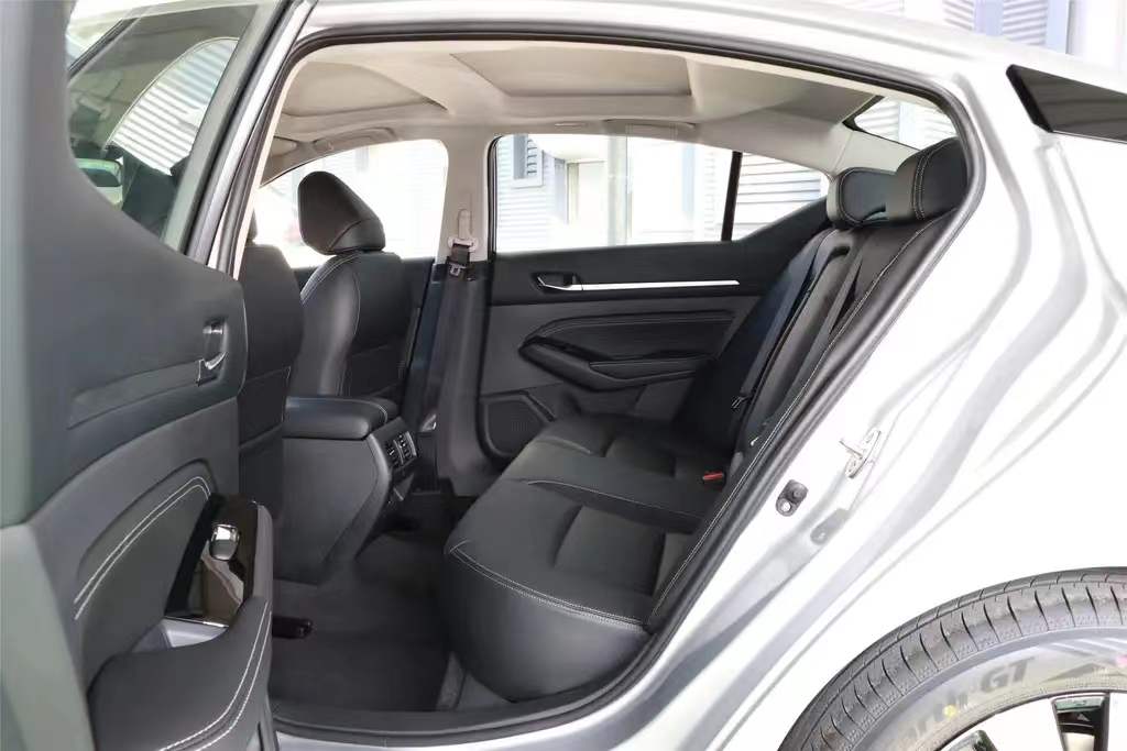 外观沉稳大气动力十足,外观沉稳大气的车