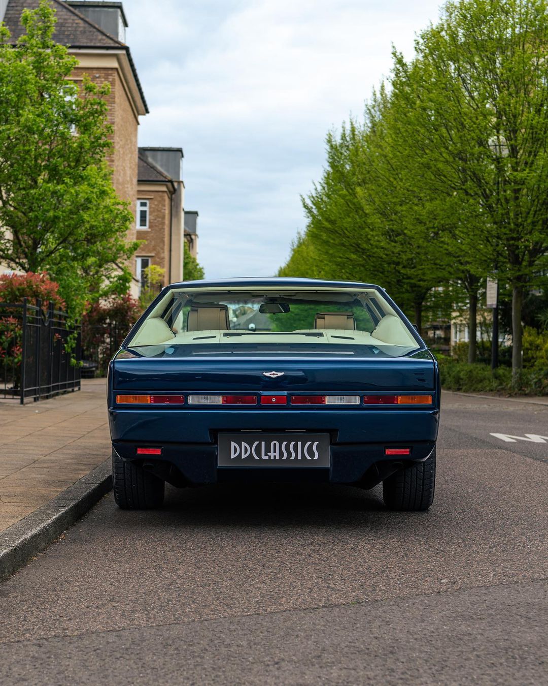 80年代阿斯顿·马丁·拉贡达价格,阿斯顿马丁老款拉贡达