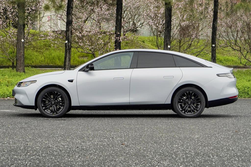 23款零跑c01优惠太原,成都2023款零跑c01底价多少