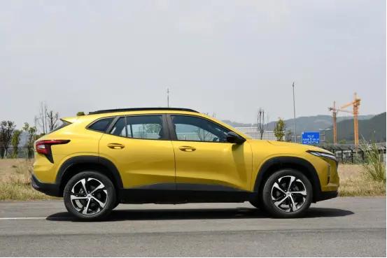 星迈罗逍客尺寸对比,雪佛兰科迈罗和日产逍客尺寸对比