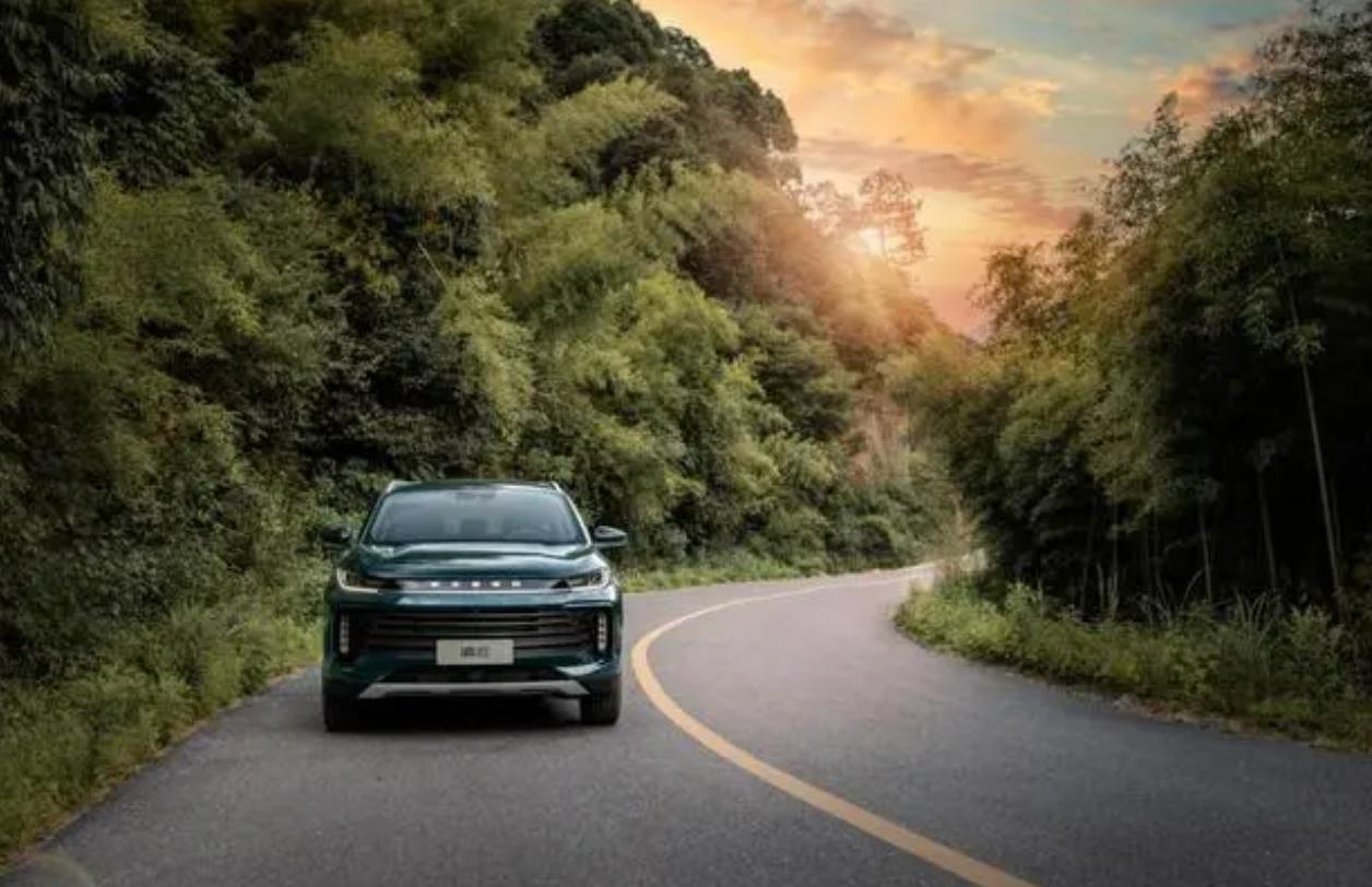 星途凌云吉利suv,星途凌云天花板异响