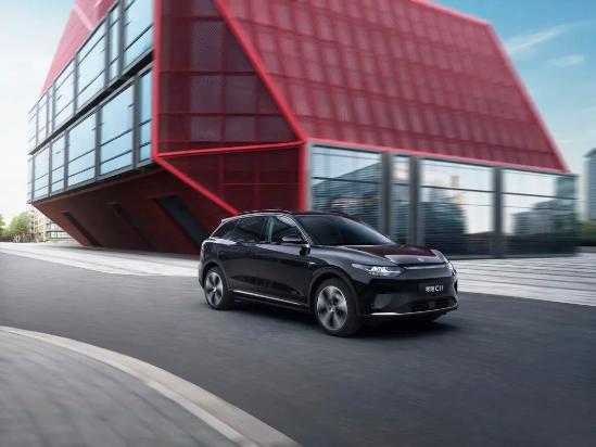 c11怎么三屏联动,c11三联屏看视频