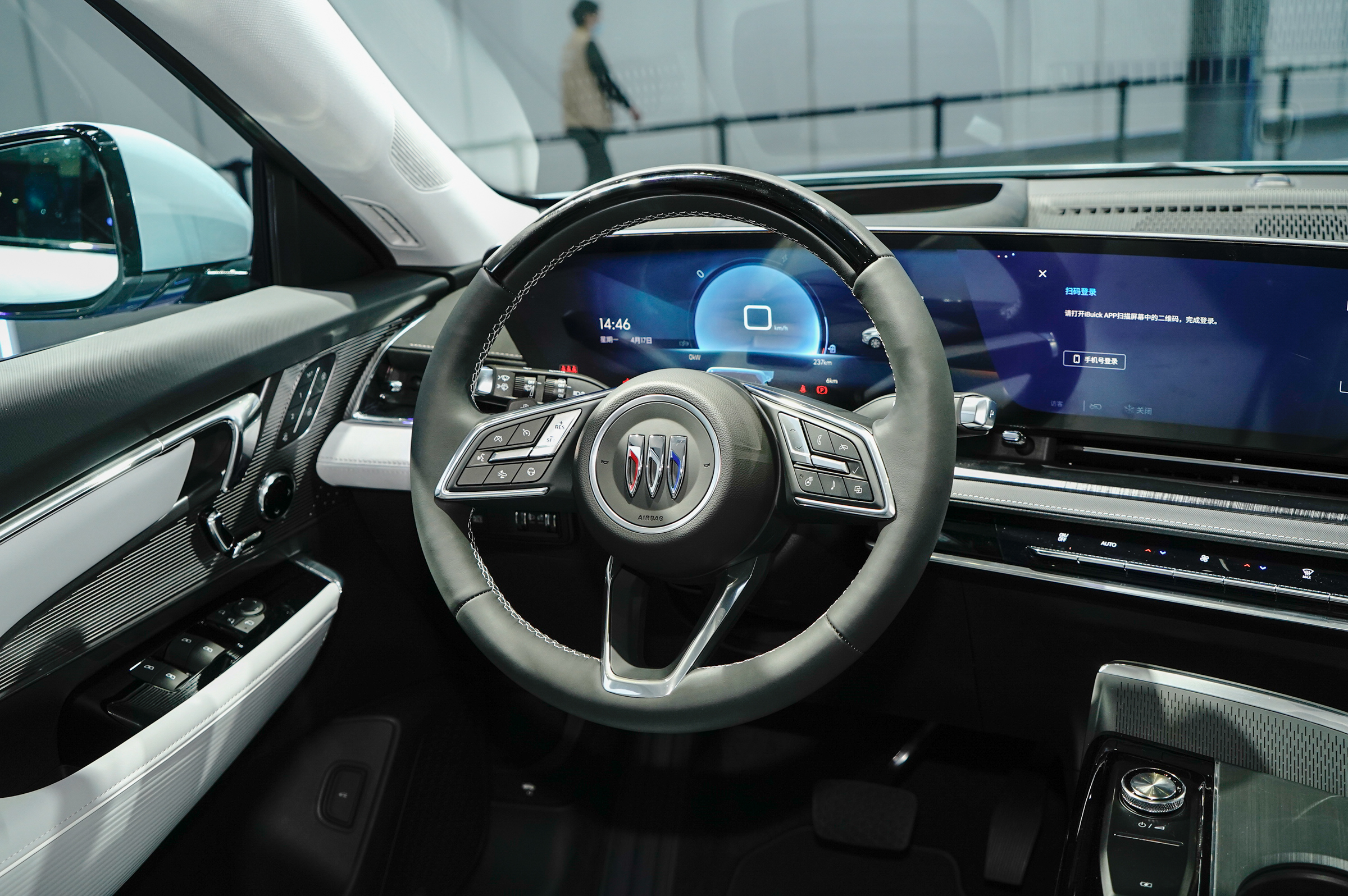 大五座智能纯电suv别克e5,纯电SUV别克E5上市降价吗