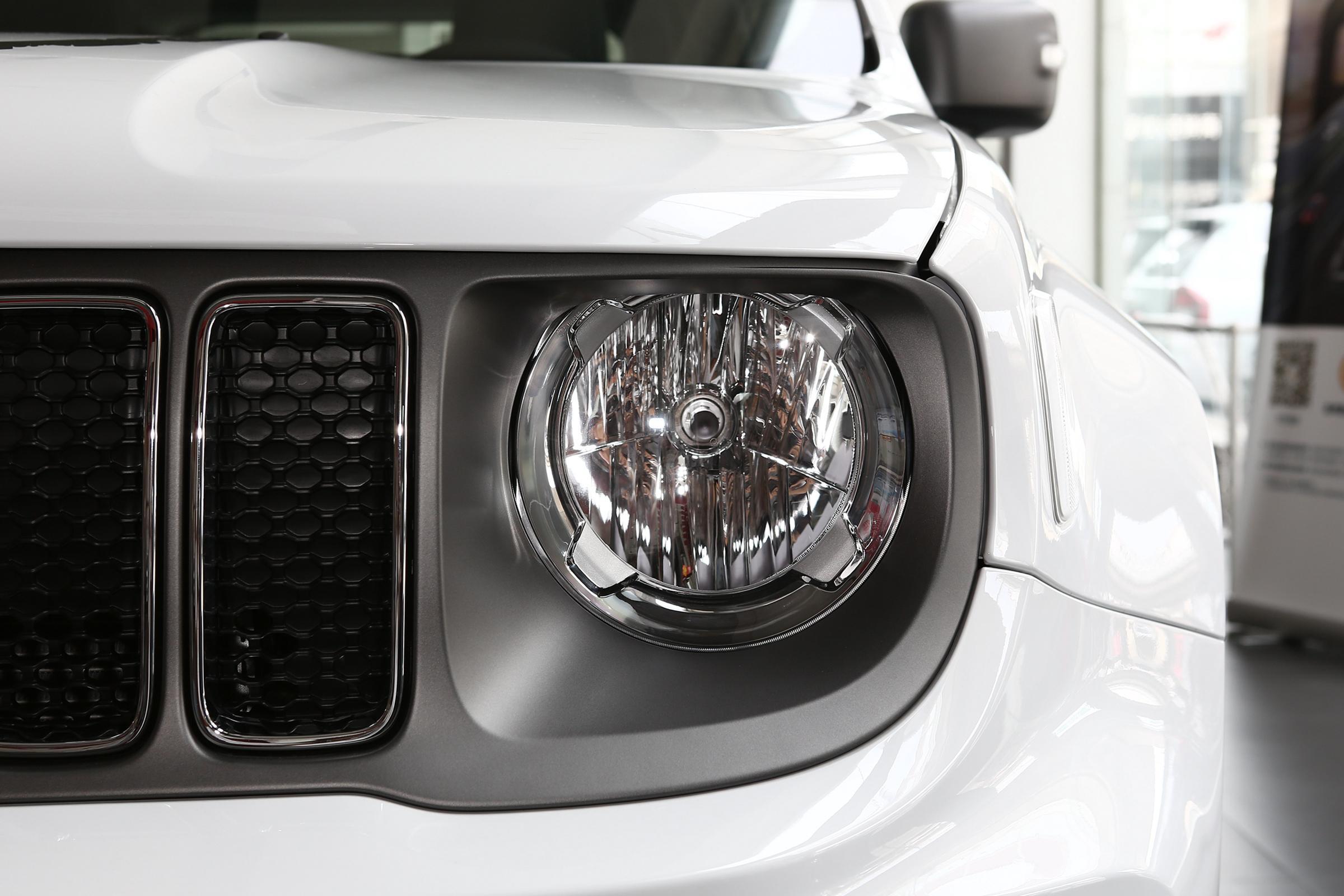 2019款jeep1.3t自由侠发动机号在哪里,手动挡jeep自由侠1.3t四驱二手手动