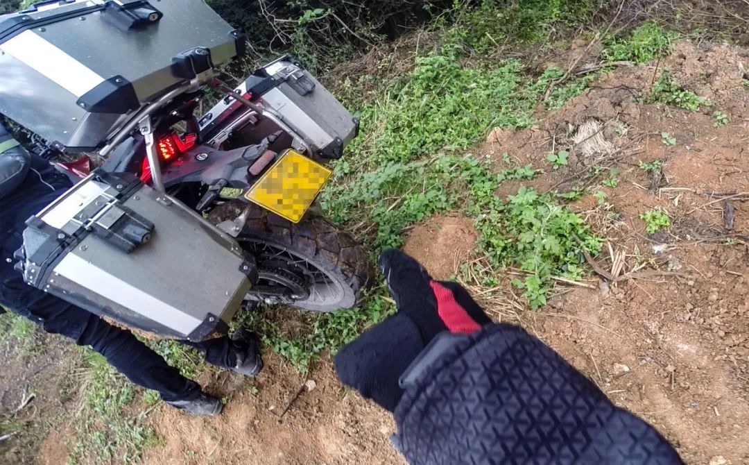 进步很大但是仍然任重道远,进步明显继续努力