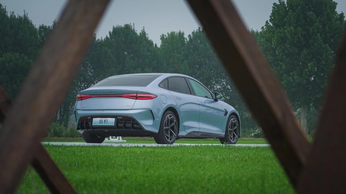 比亚迪海豹DMi的竞争对手有哪些,比亚迪海豹的对标产品