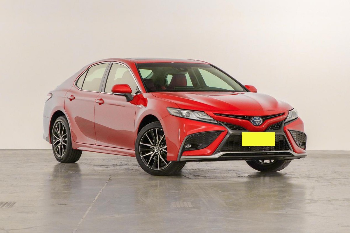 开了二年的凯美瑞还值多少,深度评价混动凯美瑞