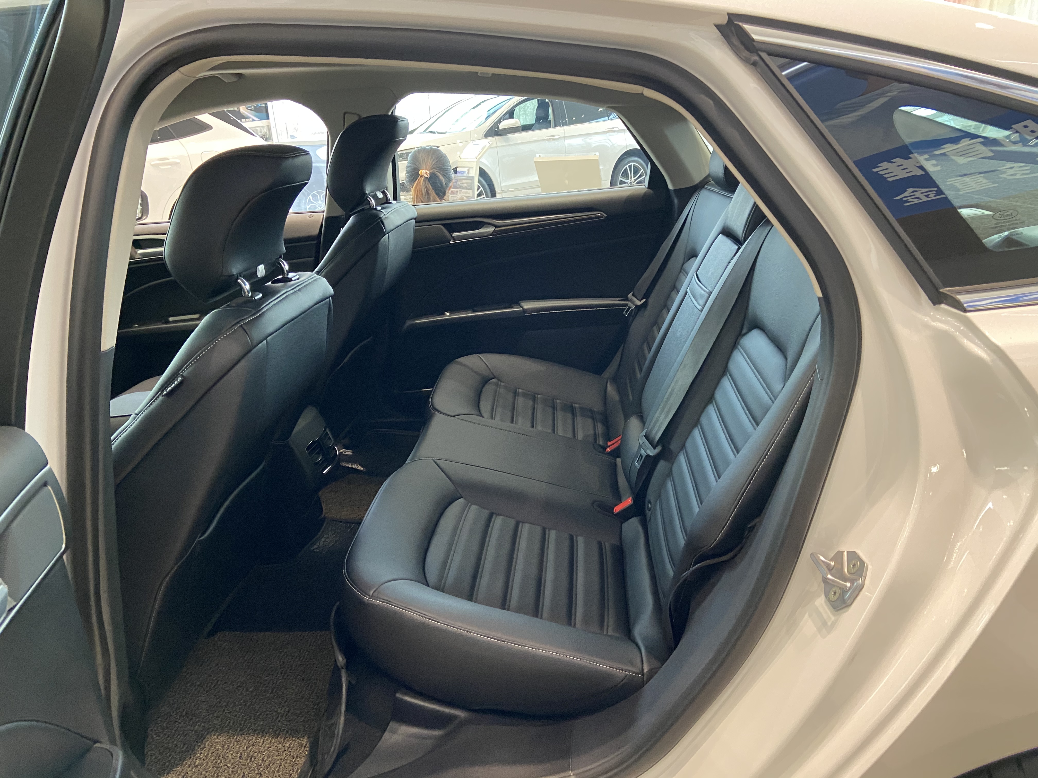 探店实拍福特蒙迪欧，操控出色的合资B级车！值得入手吗？