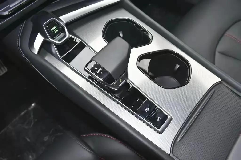 2.0t+9at动力组合名爵mg7到店实拍,名爵mg72023款1.5tdct至美优雅版