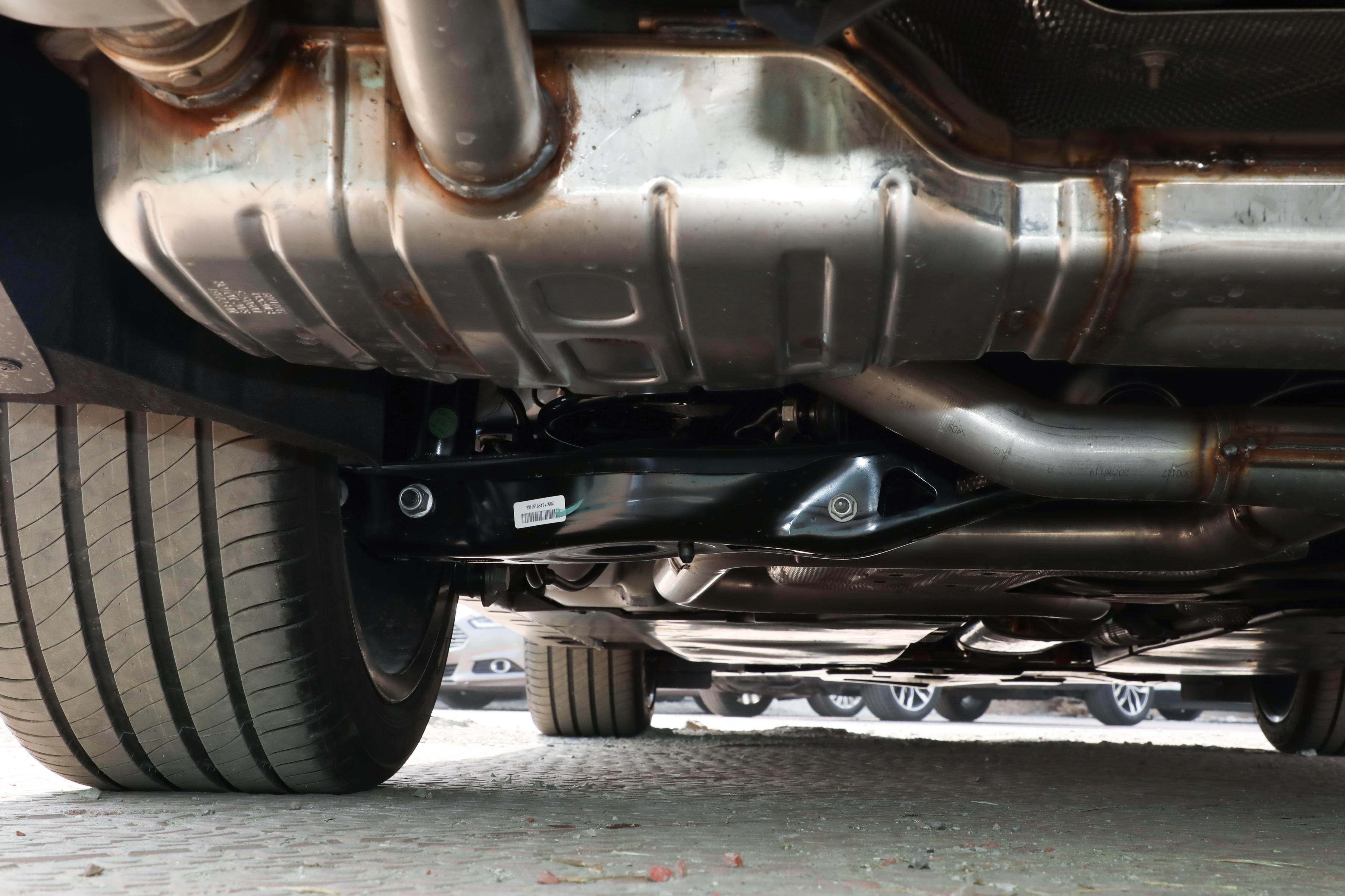 15万左右掀背式轿车有哪些,车子是买朗逸好还是奔腾b70好