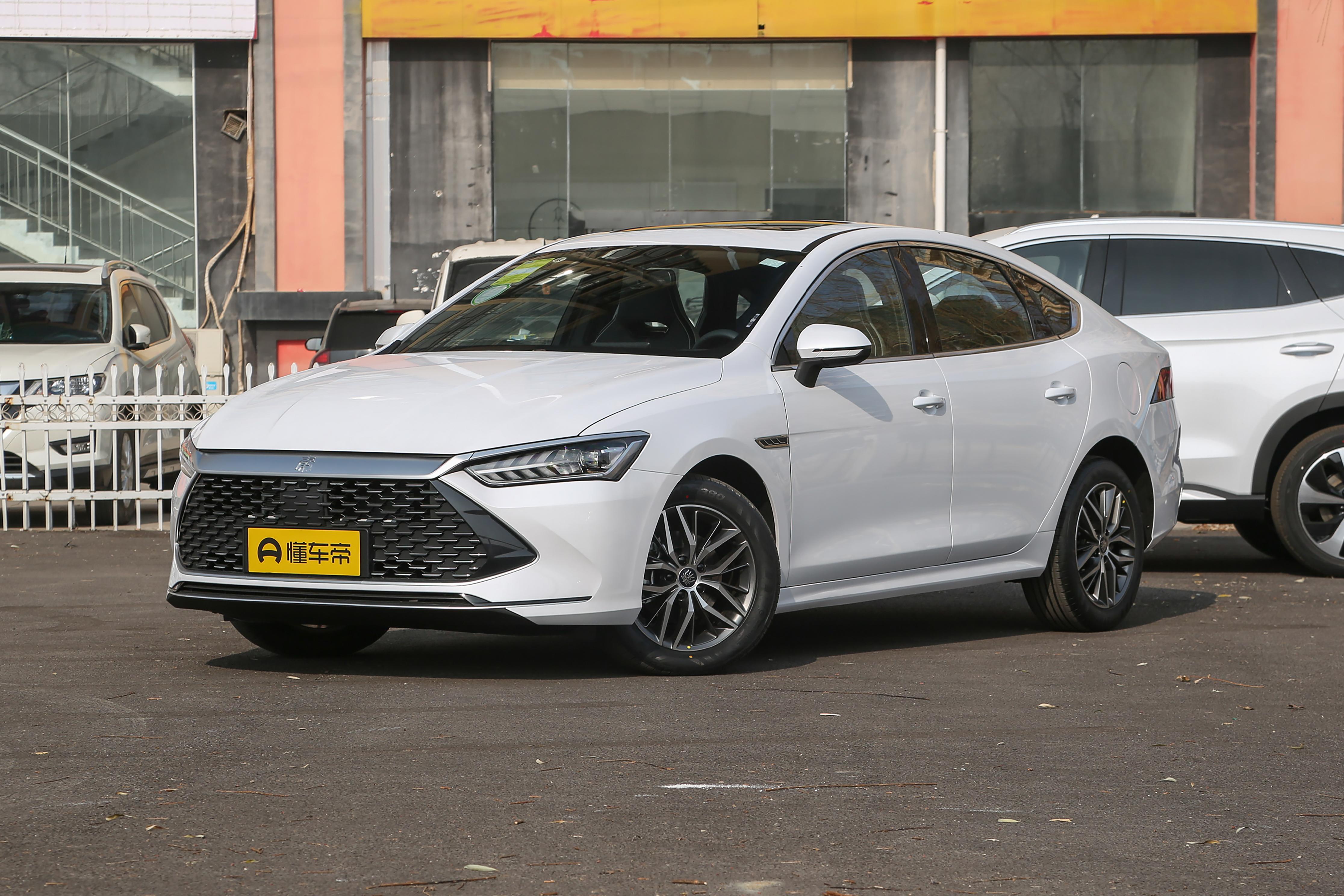 秦plus冠军版与全新轩逸对比,轩逸e-power跟比亚迪秦plus