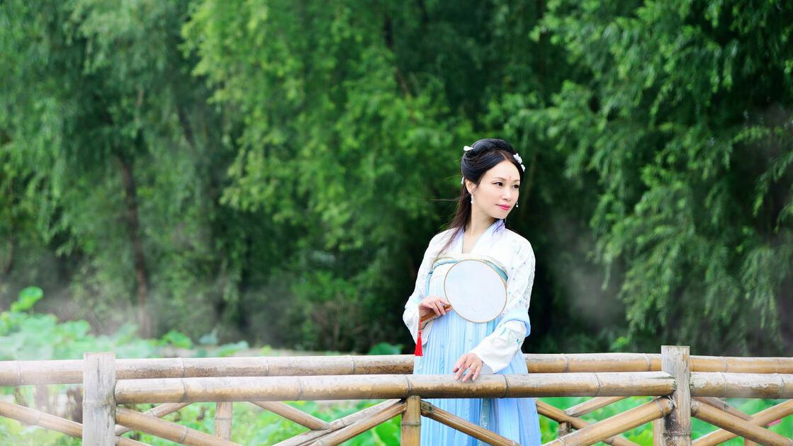 小说她穿越古代农村,小说穿越村姑