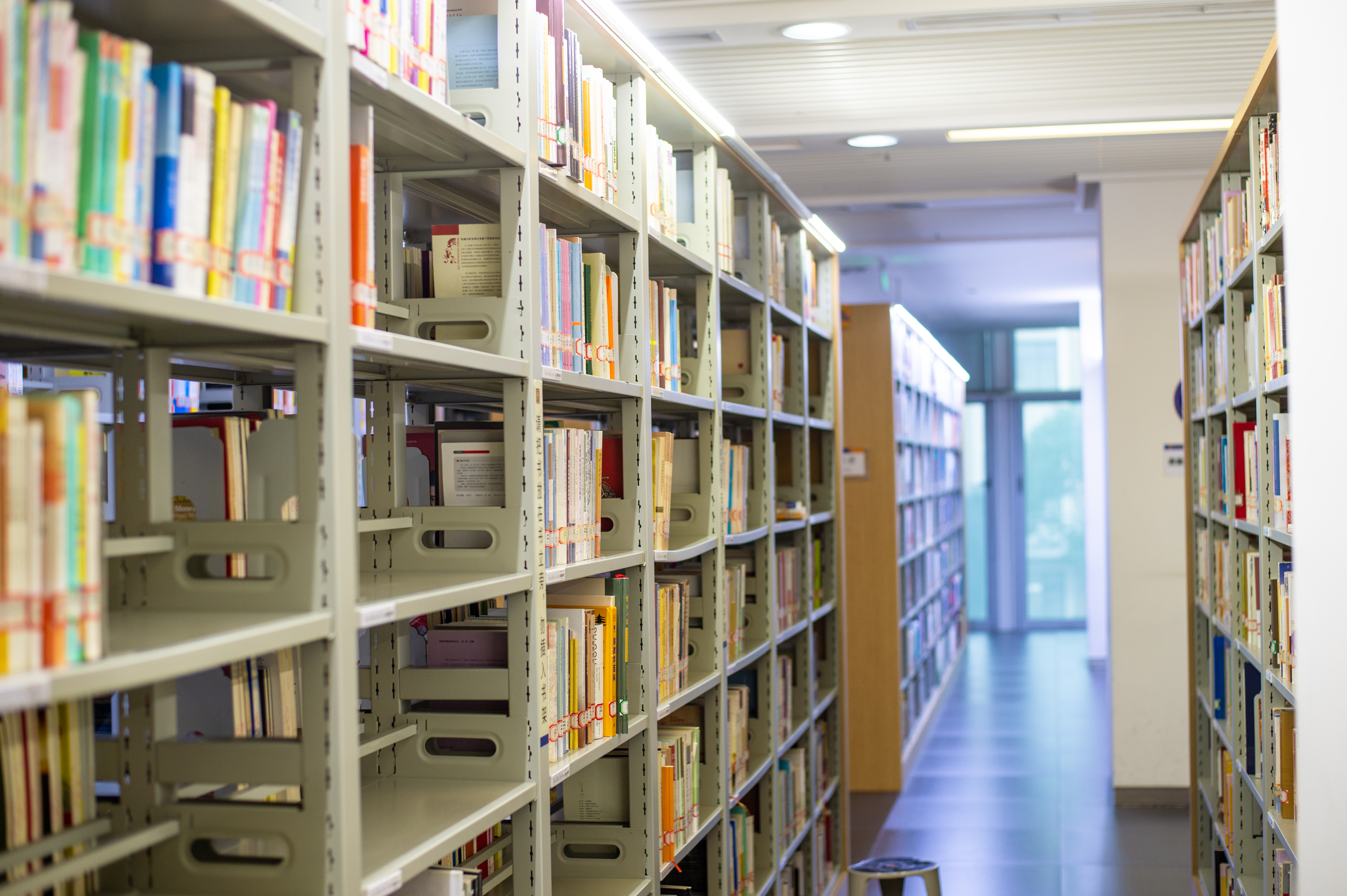 第一个提出经得住长期考验的电磁数学理论的人，是苏格兰人