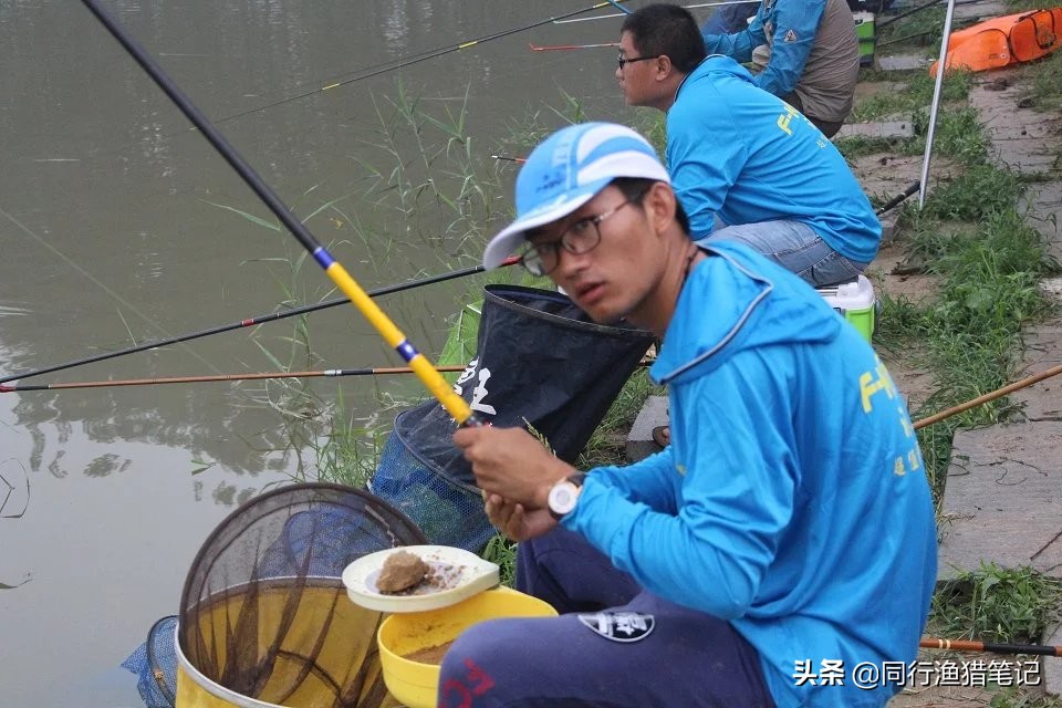 黑坑鱼塘撒化肥了,黑坑撒了化肥