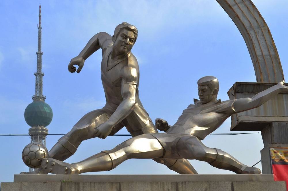 踢足球的好处和功效,踢足球的好处200字