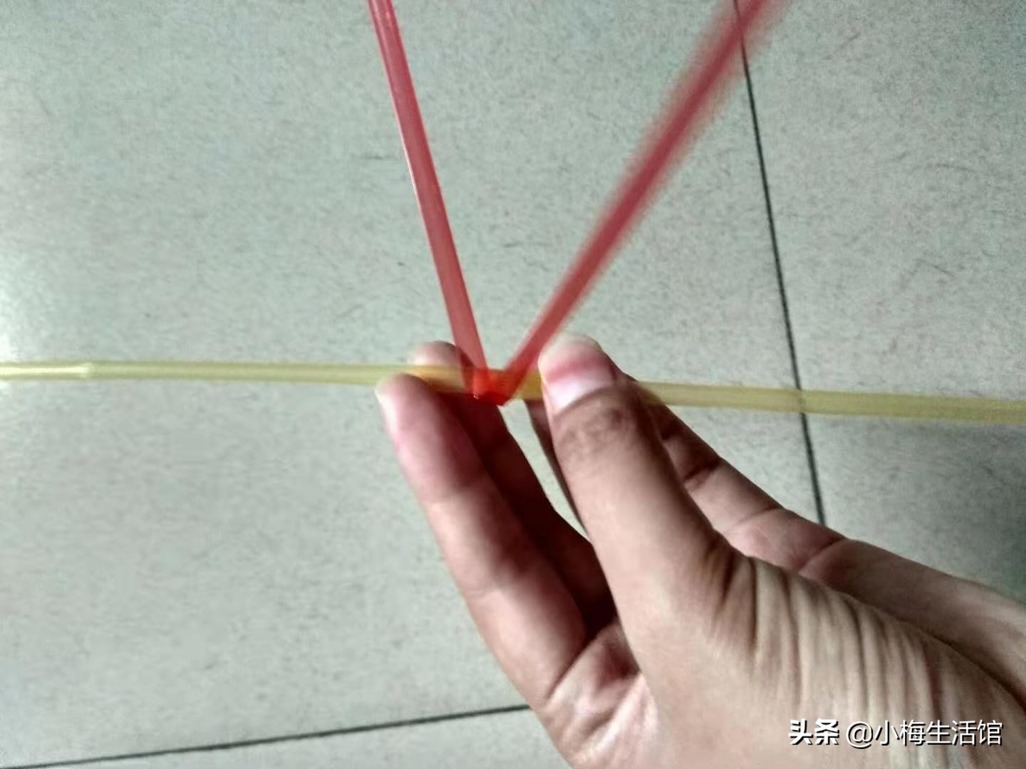 用卫生纸折玫瑰花慢教程,最简单大玫瑰花折法2步