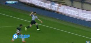 武磊鬼魅跑位斩获首球,武磊破门全场高喊武磊