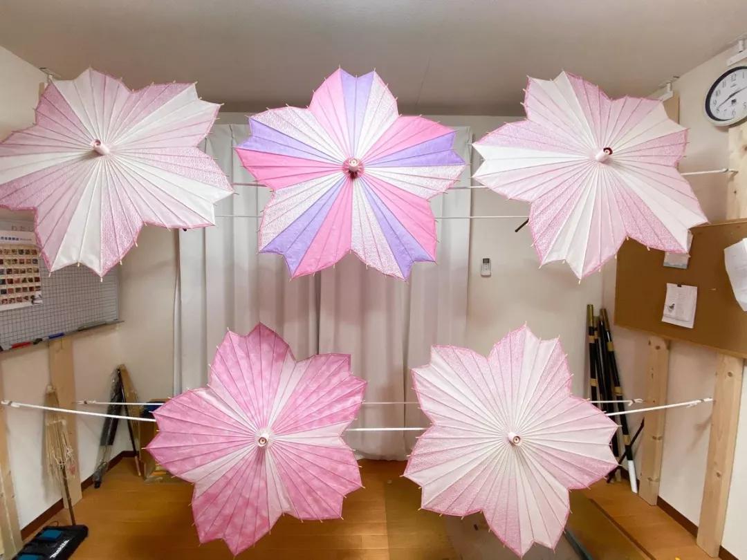 为英伦女神而生，20万日元一把的“樱和伞”，发售一小时就被抢光