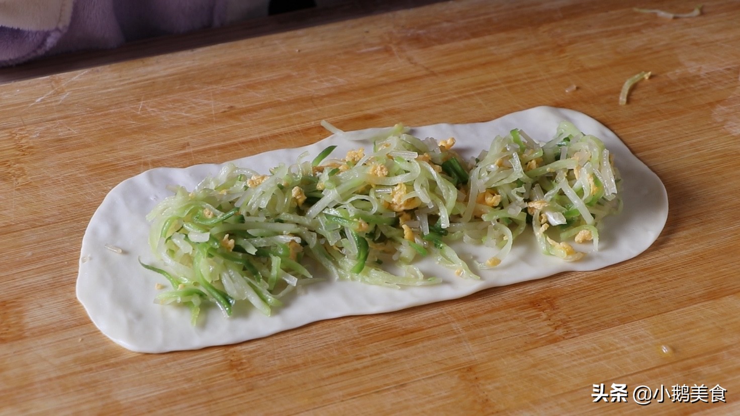 怎样做馅饼又薄又软,做馅饼的教程