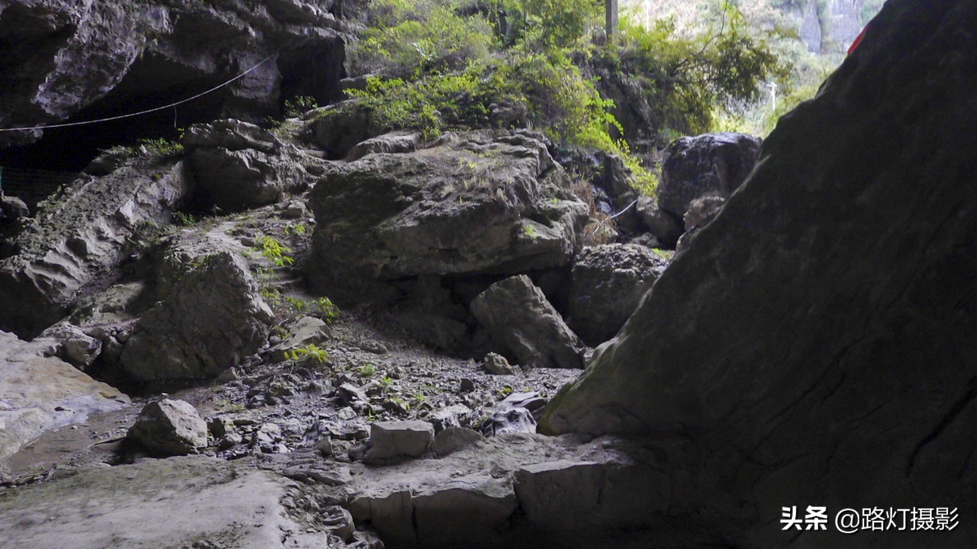 贵州一户人家隐居山洞已经300多年,贵州一山洞隐居16年的60岁老人