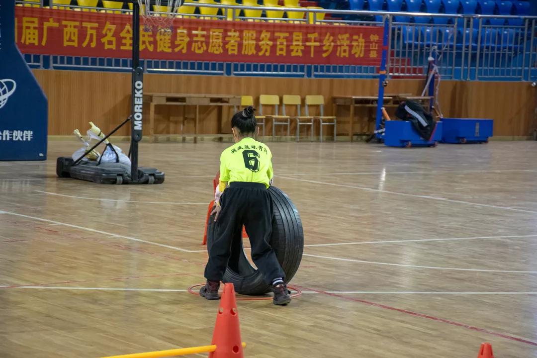 大手拉小手心连心公益活动,大手牵小手传递爱共成长公益活动