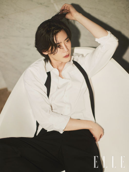 老公变老婆？韩国顶流男神*队军**退伍后变“美女”，网友：我可以