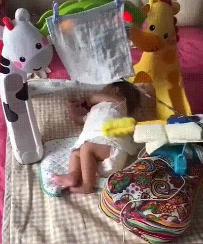 宝宝被爸爸呼噜声吓哭,宝宝被爸爸呼噜声吵醒评论