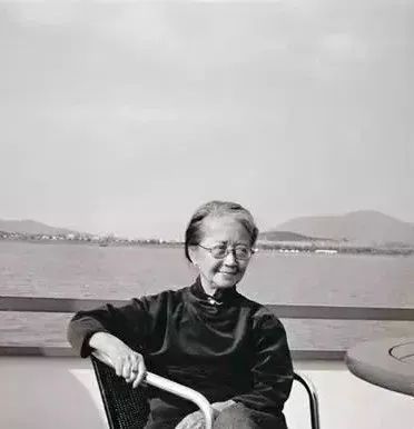 十位称为先生的女性,中国被尊称为先生的十位女性图片