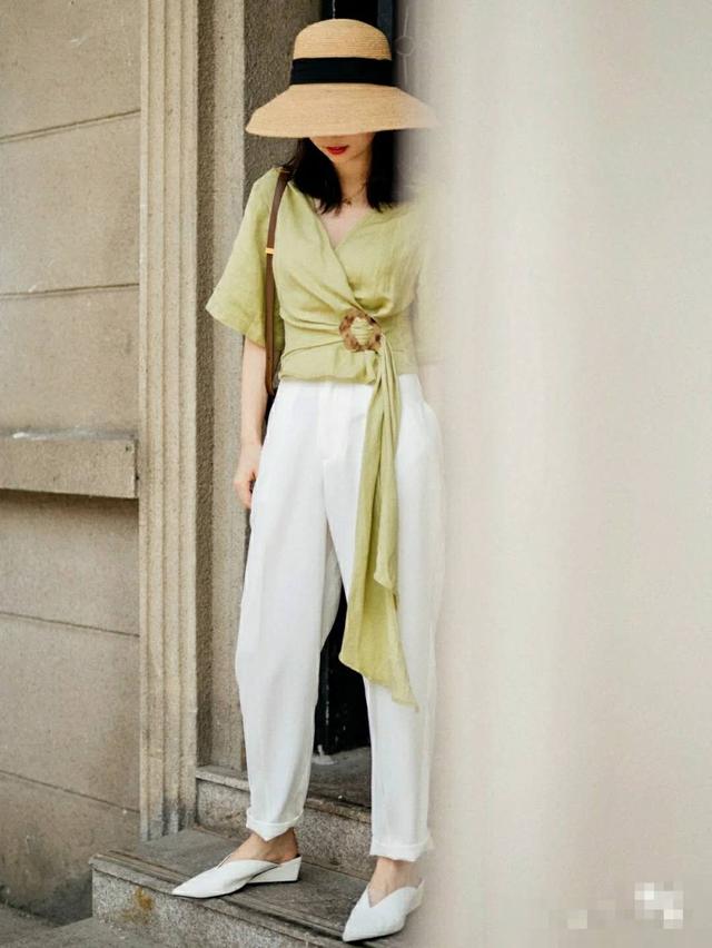 直筒裤穿搭优衣库,优衣库细条纹裤的最佳搭配