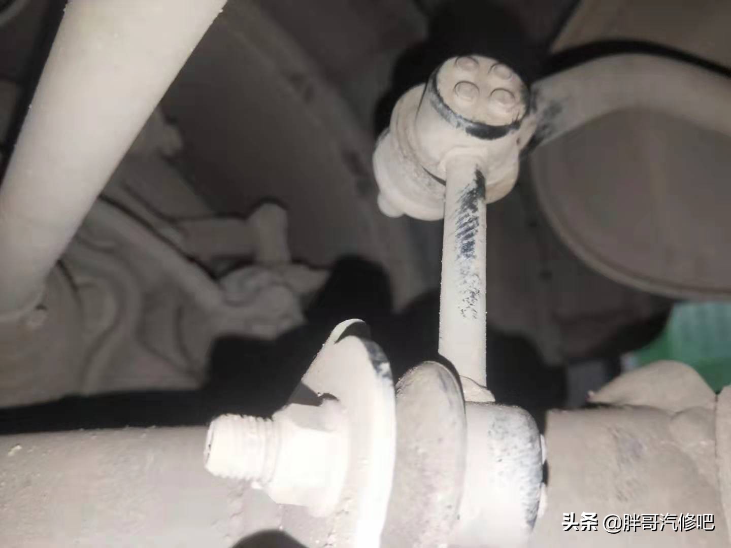 本田CRV底盘异响,crv有冬天减震器异响的毛病吗